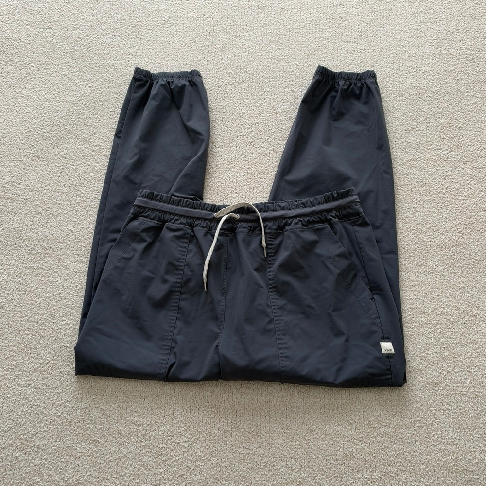 Vuori Women's Miles Jogger size Large in Charcoal